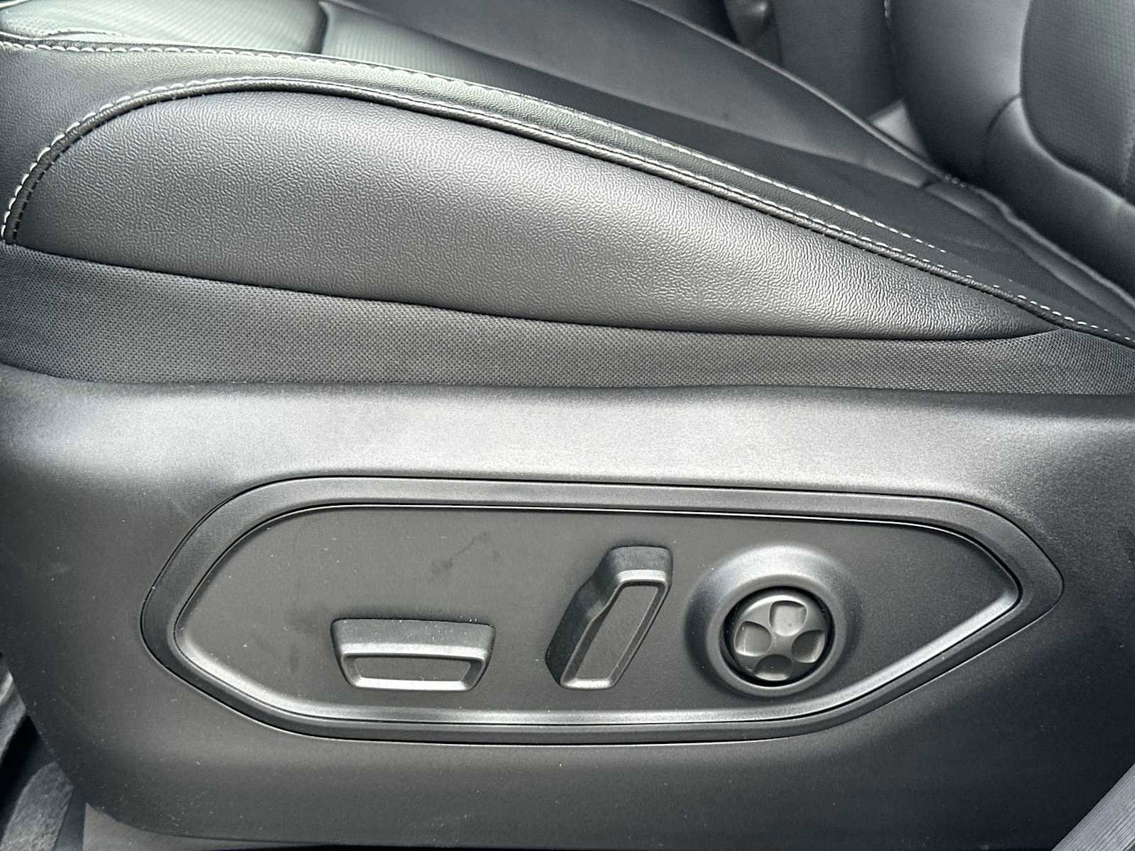 New 2025 Jeep Grand Cherokee Limited image 14