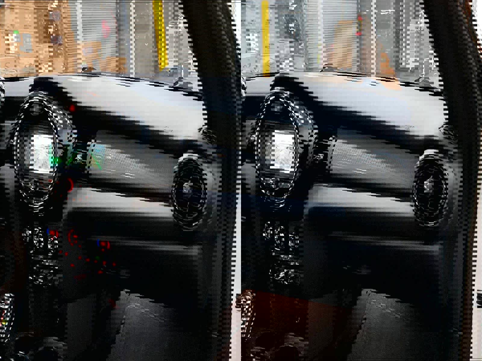 Used 2020 MINI Cooper 2-Door Hardtop image 17