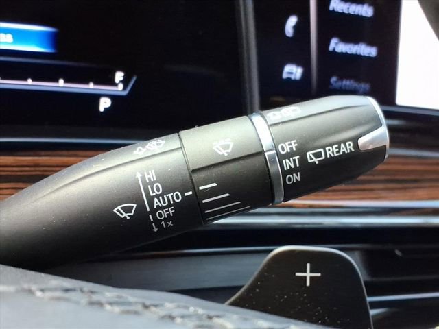 Used 2024 Cadillac Escalade ESV Premium Luxury w/ Performance Package image 33