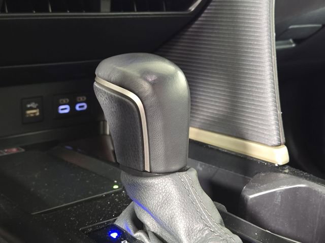 Used 2025 Toyota Camry SE image 20