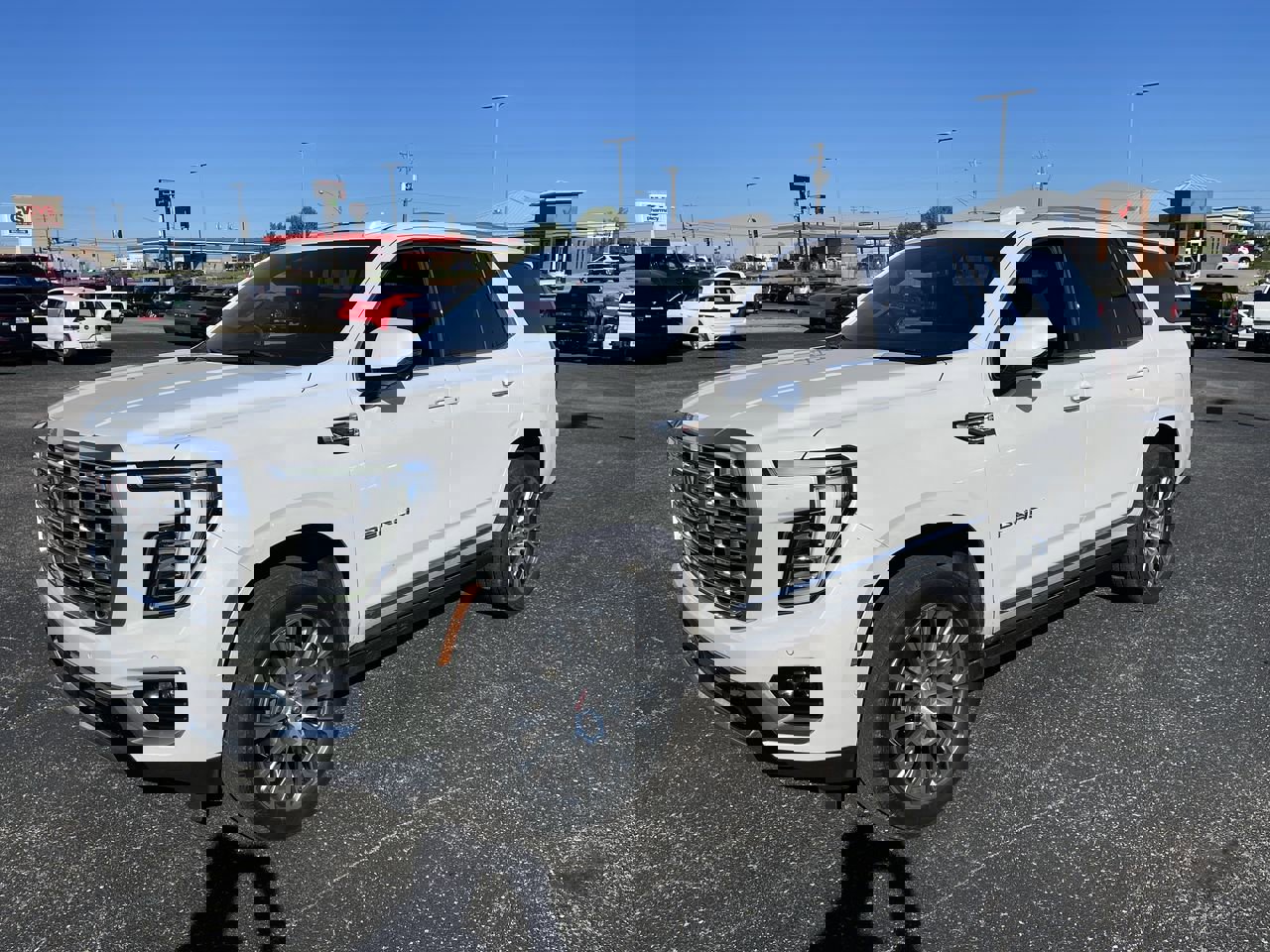 Used 2025 GMC Yukon Denali w/ Sun & Power Step Package image 1