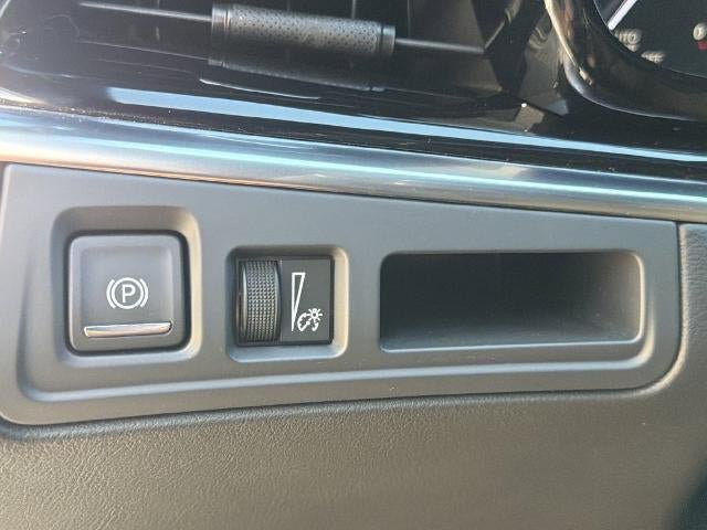 Certified 2024 Cadillac XT6 Premium Luxury FWD image 40