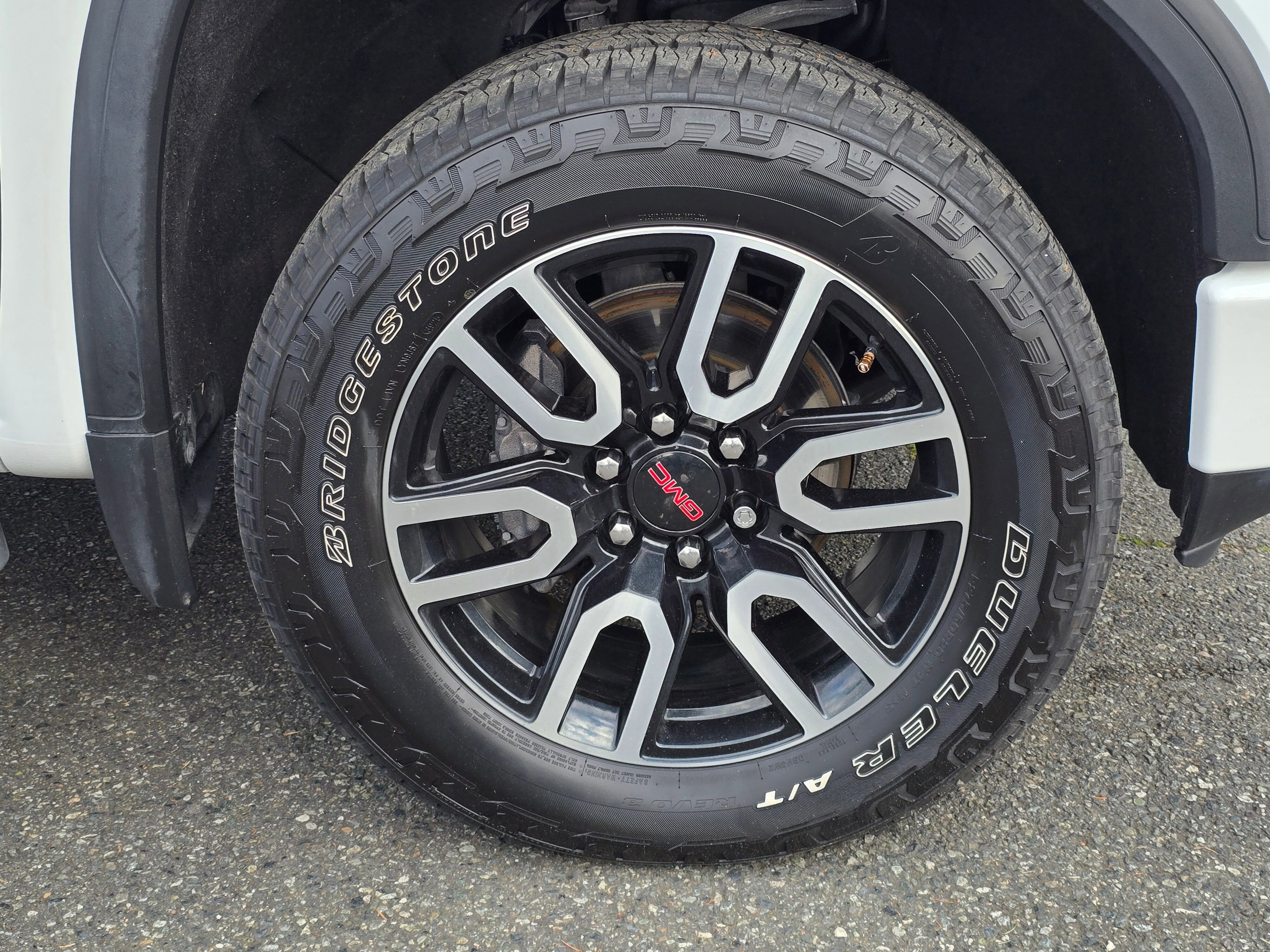 Used 2020 GMC Sierra 1500 AT4 w/ AT4 Premium Package AWD/4WD image 9