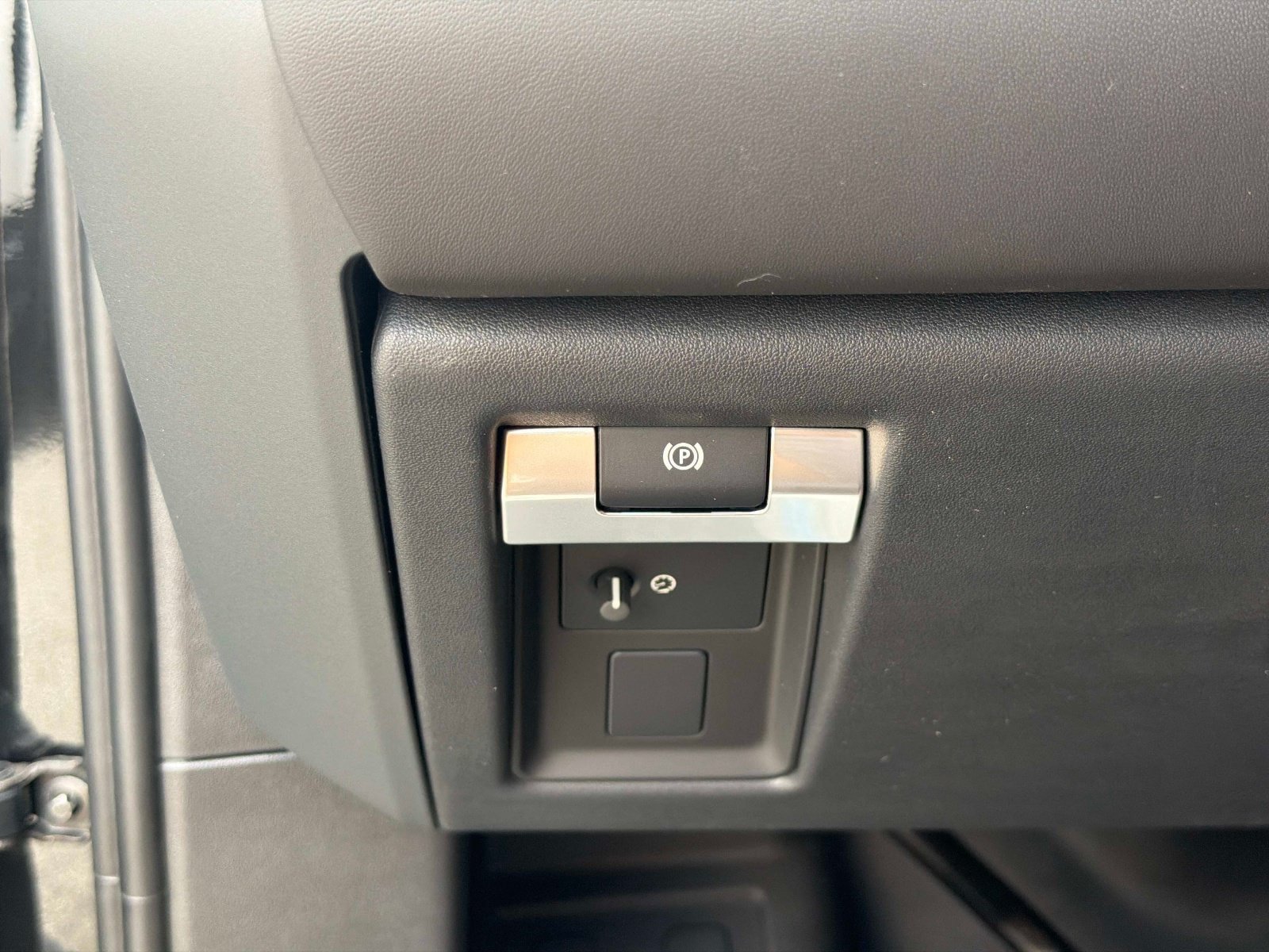 New 2026 Land Rover Defender 130 S AWD/4WD image 30