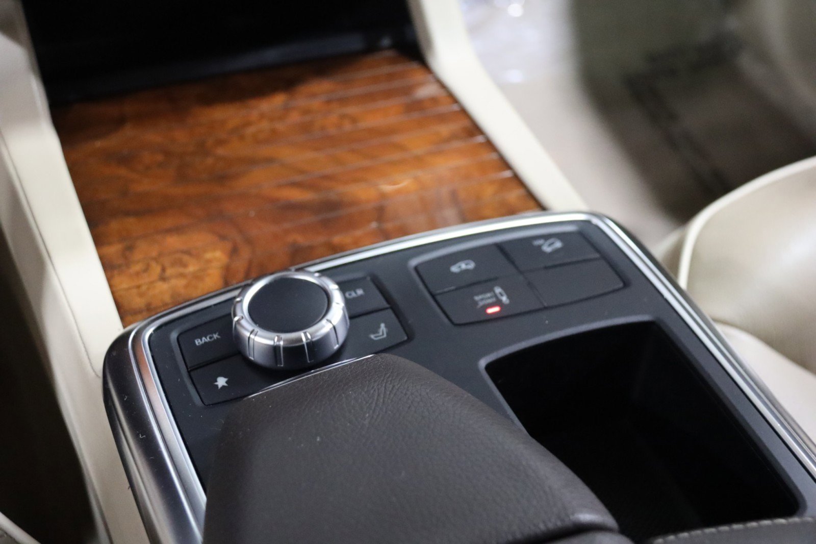 Used 2013 Mercedes-Benz GL 550 4MATIC AMG Sport 4dr Suv image 69