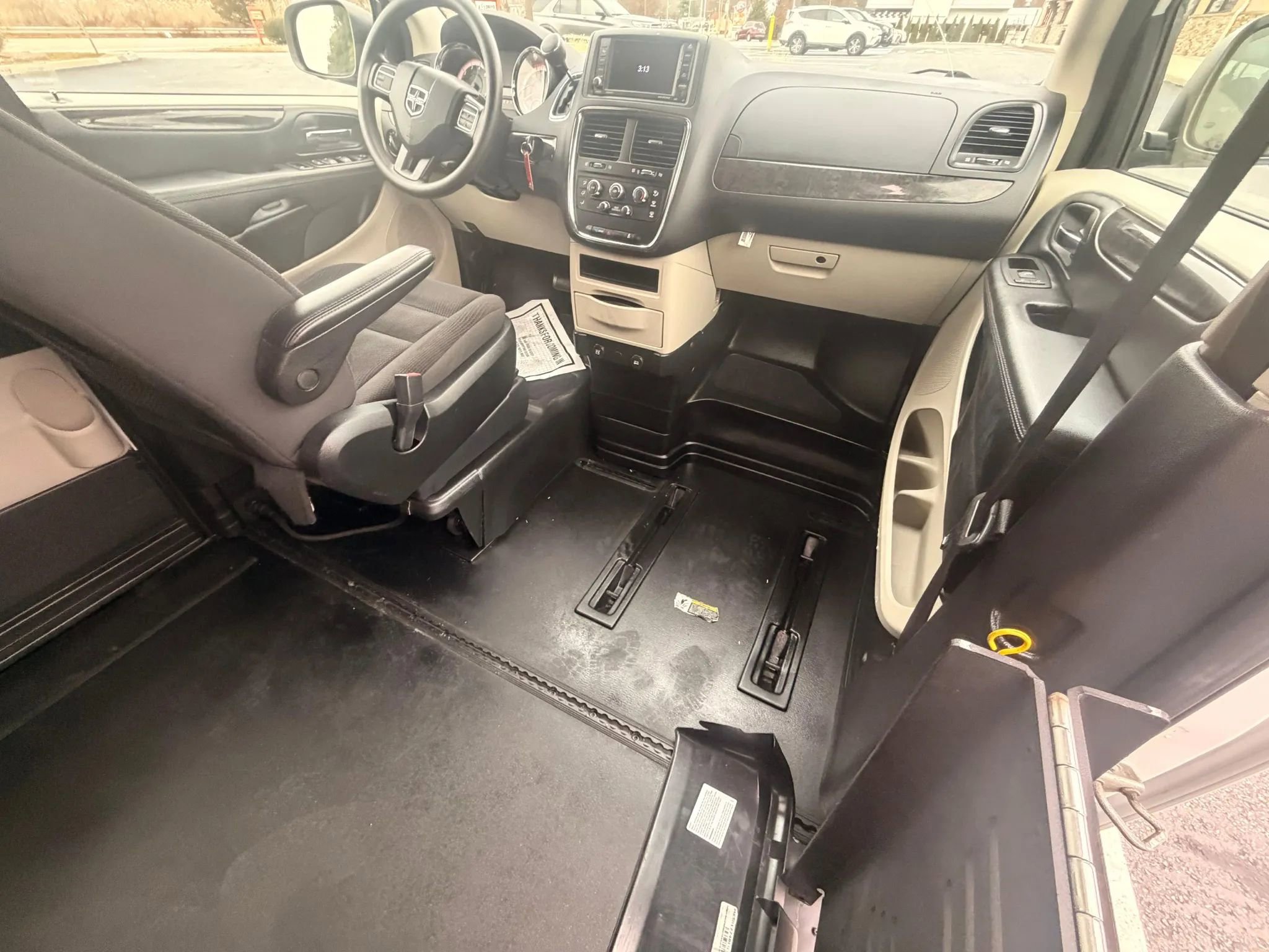 Used 2019 Dodge Grand Caravan SE image 10