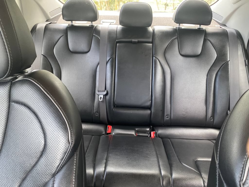 Certified 2024 Hyundai Elantra Limited FWD image 18