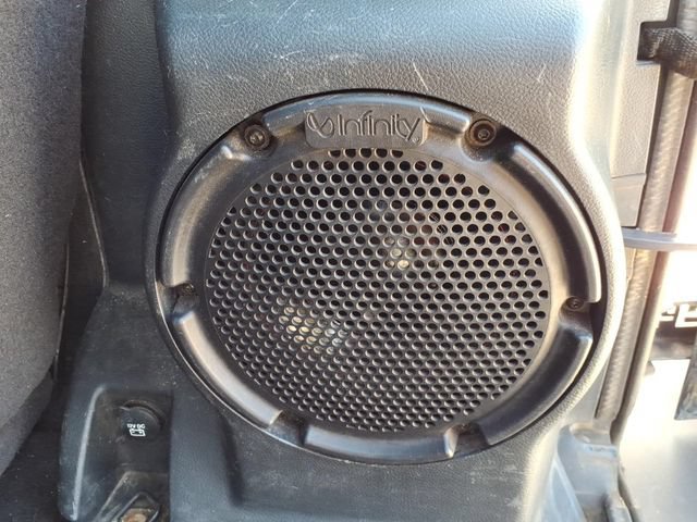 Used 2011 Jeep Wrangler Sahara AWD/4WD image 13