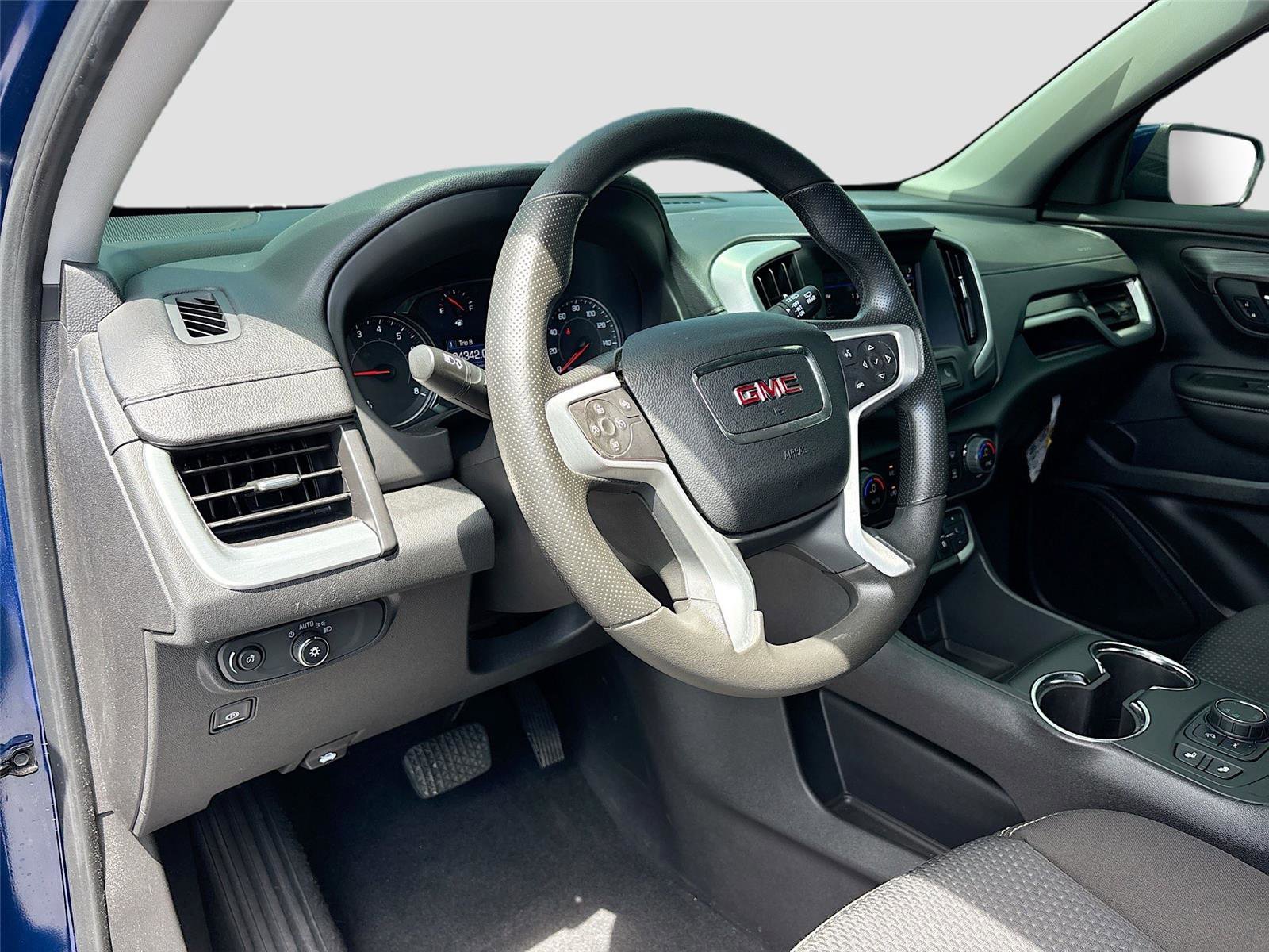 Used 2023 GMC Terrain SLE w/ Driver Convenience Package AWD/4WD image 10