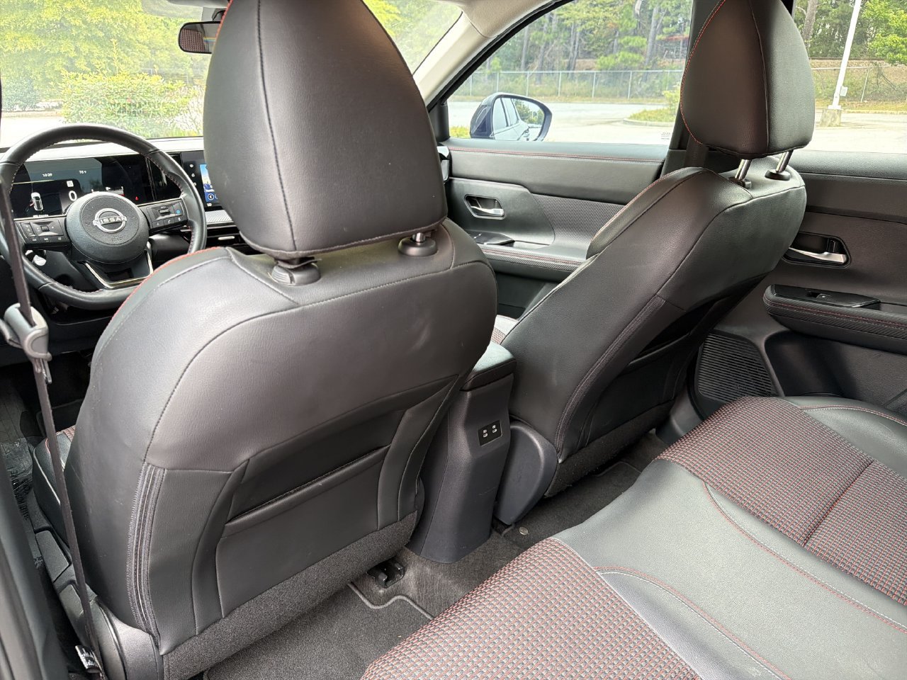 Certified 2025 Nissan Kicks SR FWD image 21