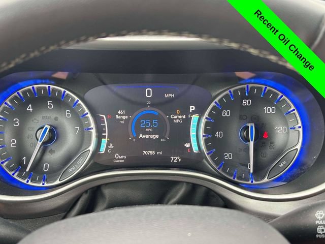 Used 2023 Chrysler Pacifica Touring-L FWD image 20