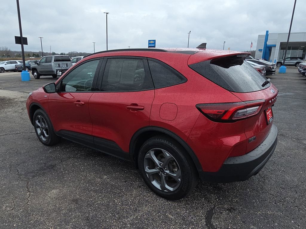 Used 2025 Ford Escape ST-Line Select AWD/4WD image 6
