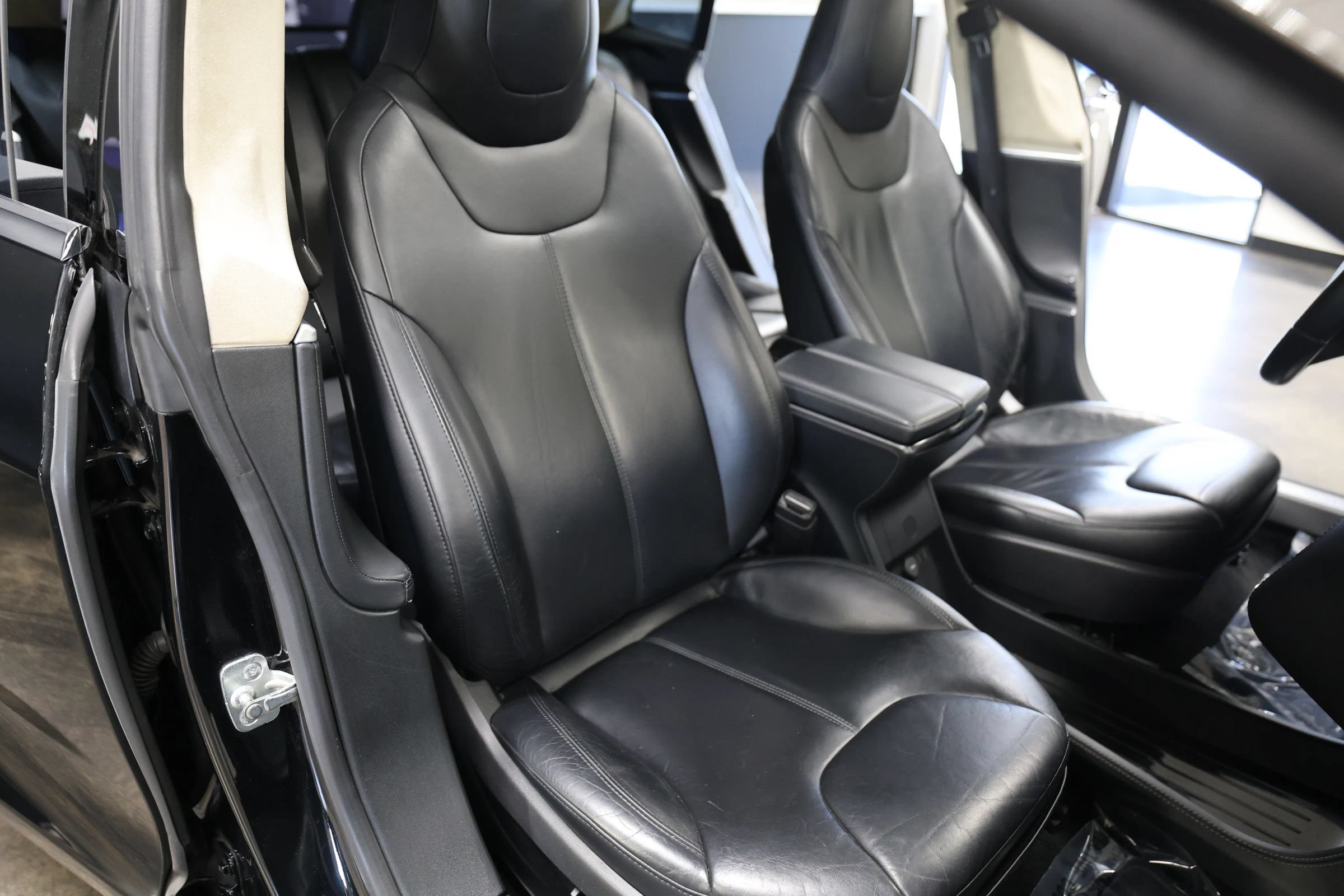 Used 2015 Tesla Model S 70D AWD/4WD image 36