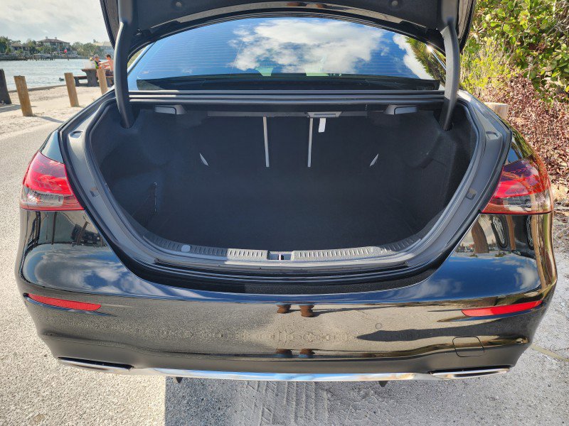 Used 2023 Mercedes-Benz E 350 4MATIC Sedan image 38