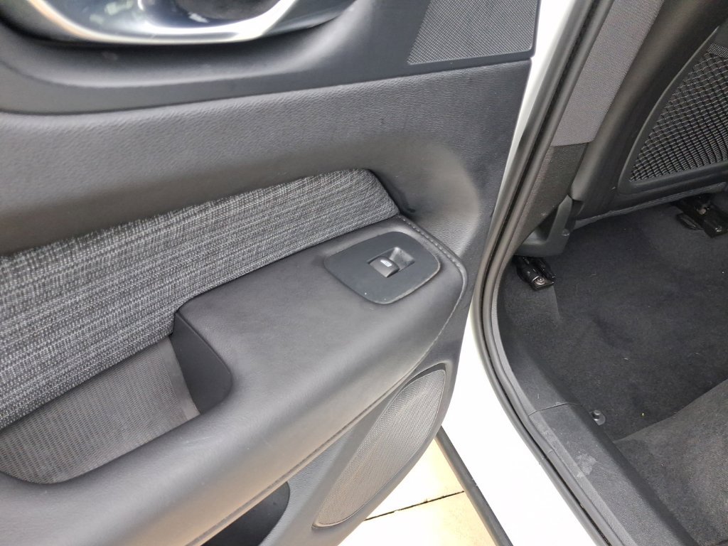 Certified 2024 Volvo XC60 B5 Core AWD/4WD image 12