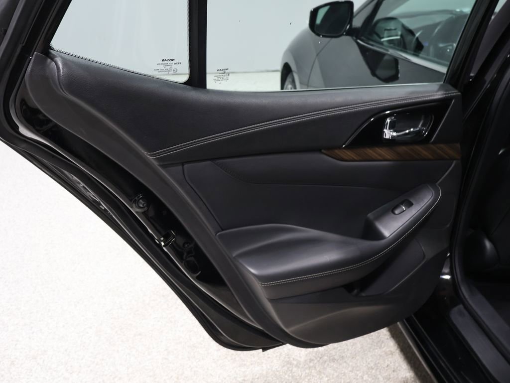 Used 2016 Nissan Maxima Platinum image 20