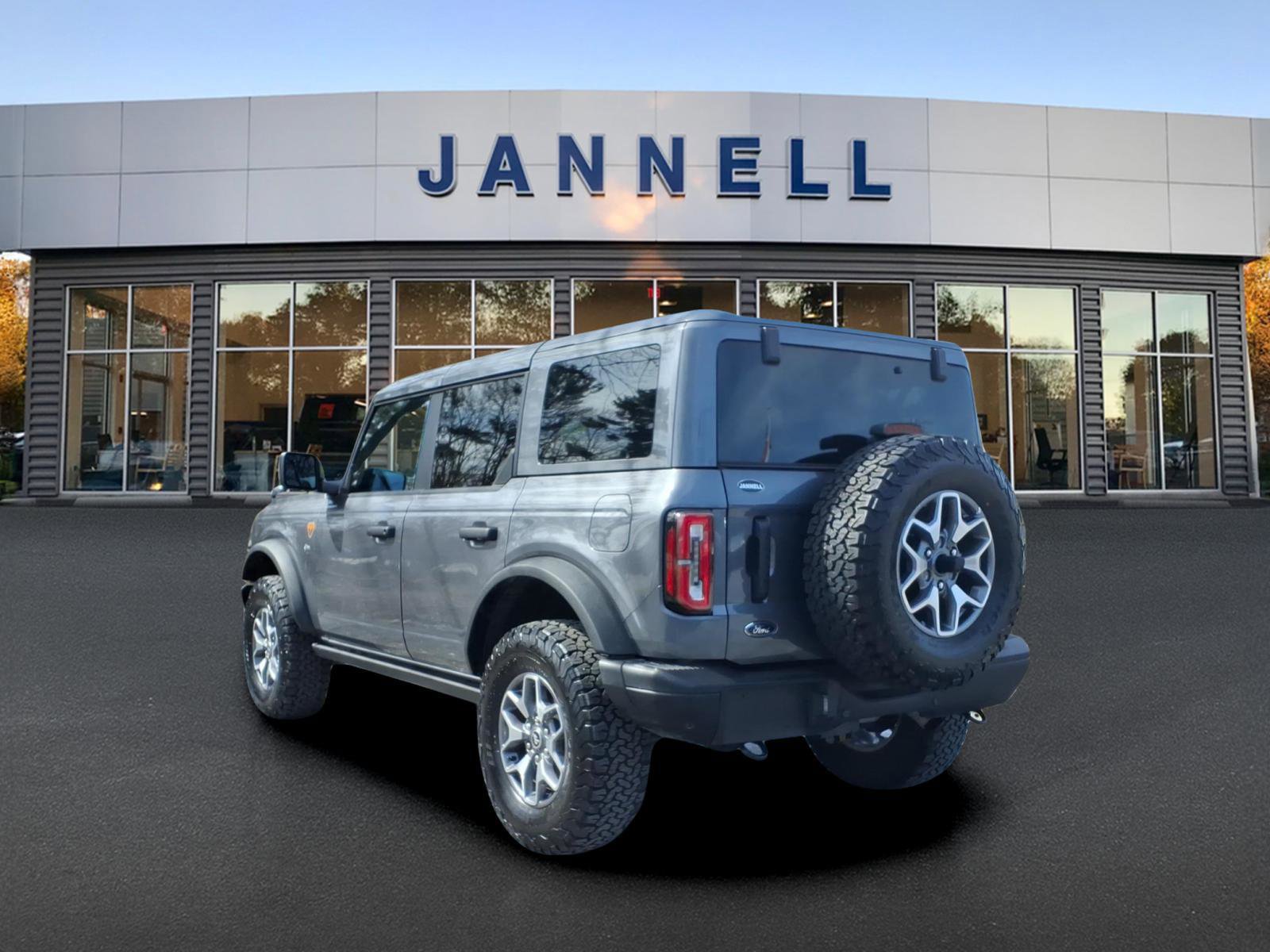 Used 2025 Ford Bronco Badlands AWD/4WD image 5