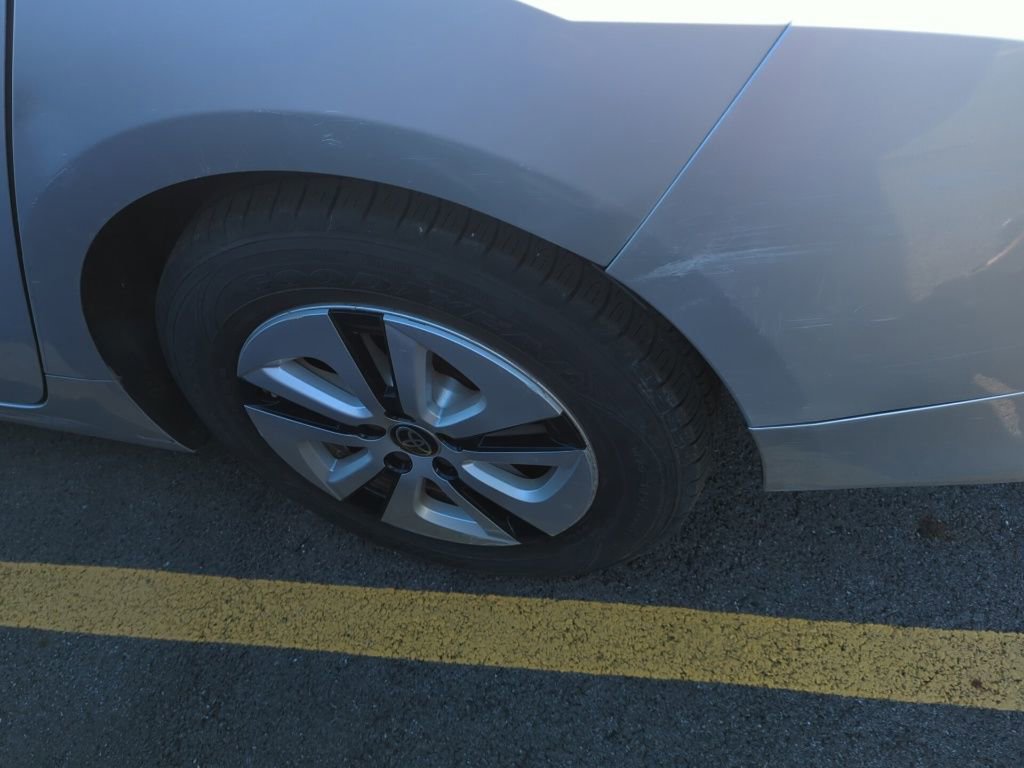 Used 2017 Toyota Prius Three w/ Carpet Mat Package FWD image 5