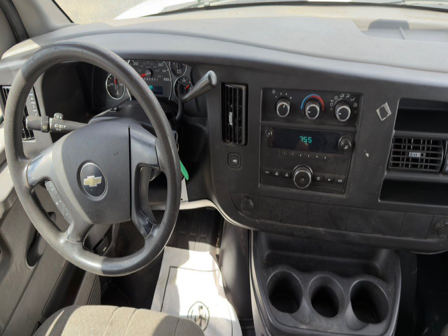 Used 2008 Chevrolet Express 3500 RWD image 19