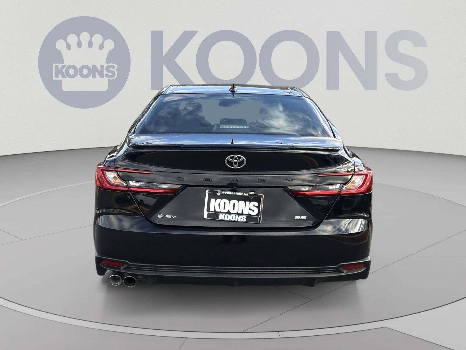 Used 2025 Toyota Camry SE FWD image 5