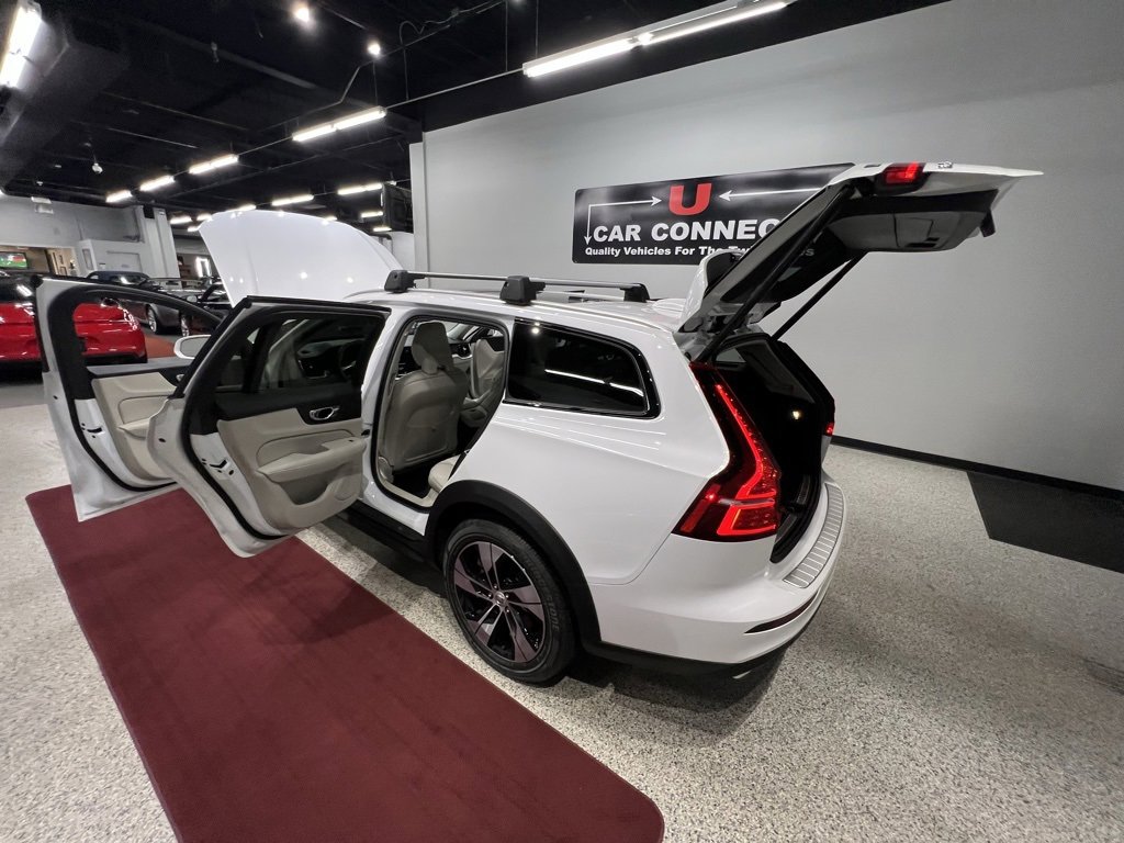 Used 2020 Volvo V60 T5 Cross Country w/ Protection Package Premier image 64