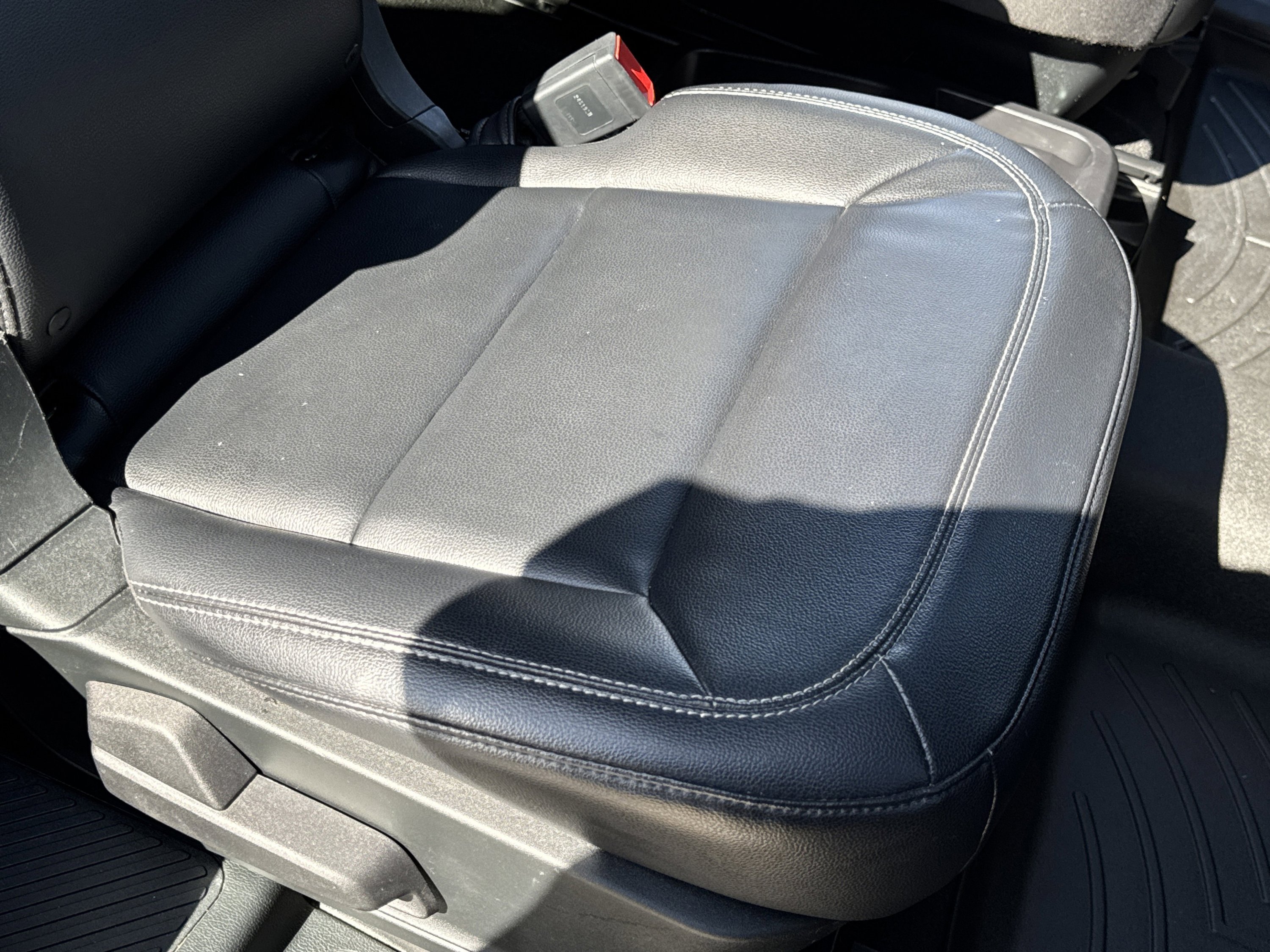 Used 2020 Ford Explorer XLT w/ Equipment Group 202A image 46