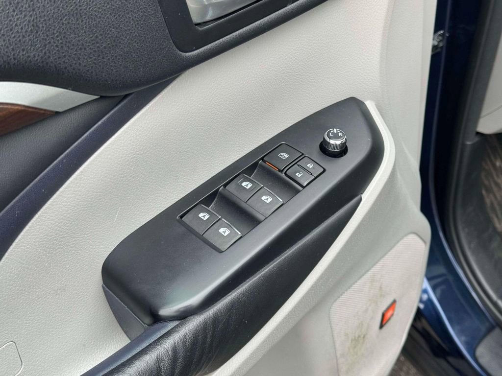 Used 2015 Toyota Highlander Limited Platinum image 19