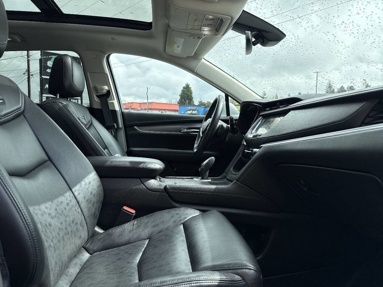 Used 2017 Cadillac XT5 Luxury w/ Driver Awareness Package image 18