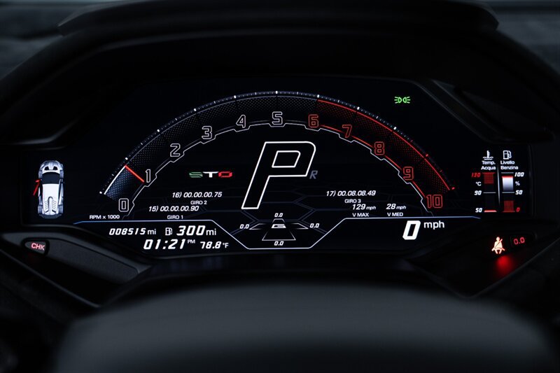 Used 2022 Lamborghini Huracan STO RWD image 17