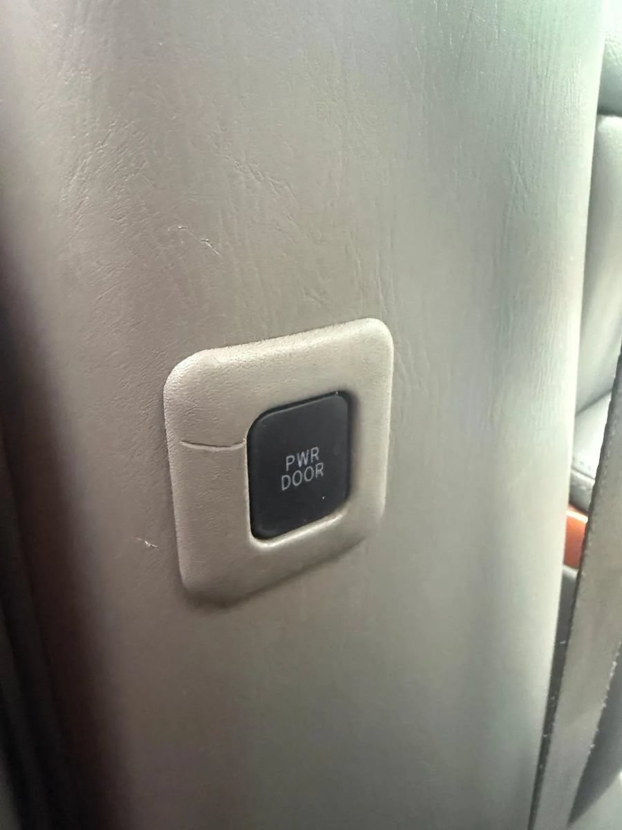 Used 2009 Toyota Sienna XLE FWD image 26