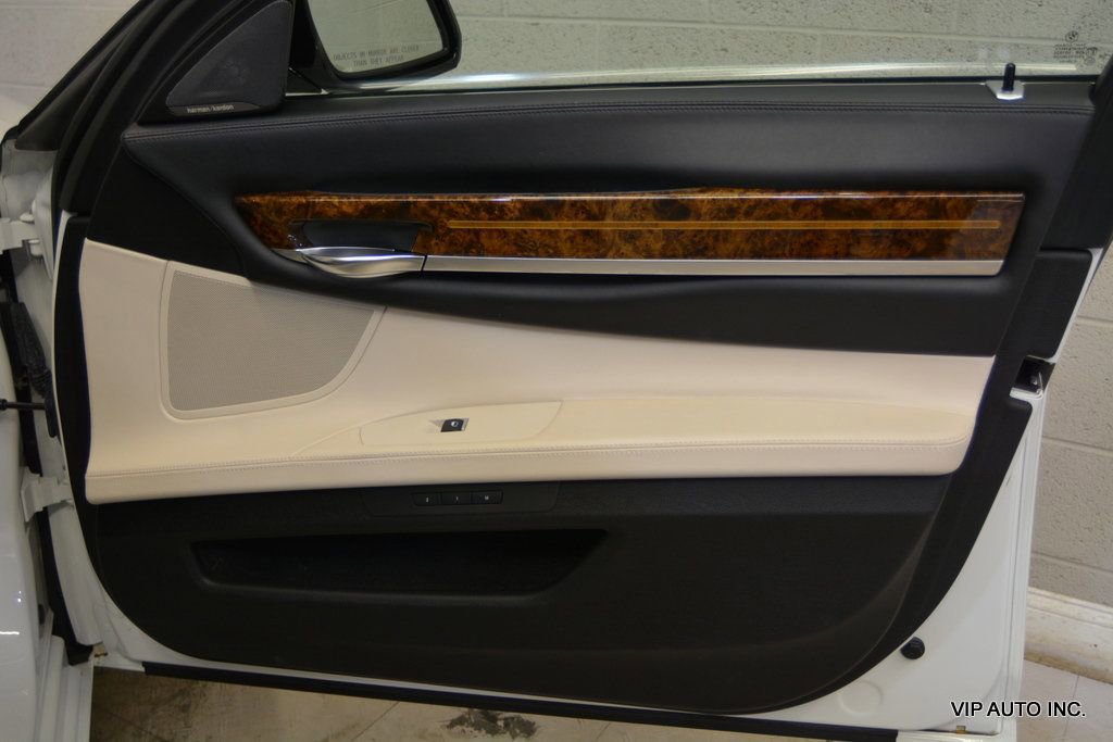 Used 2014 BMW 740i image 8