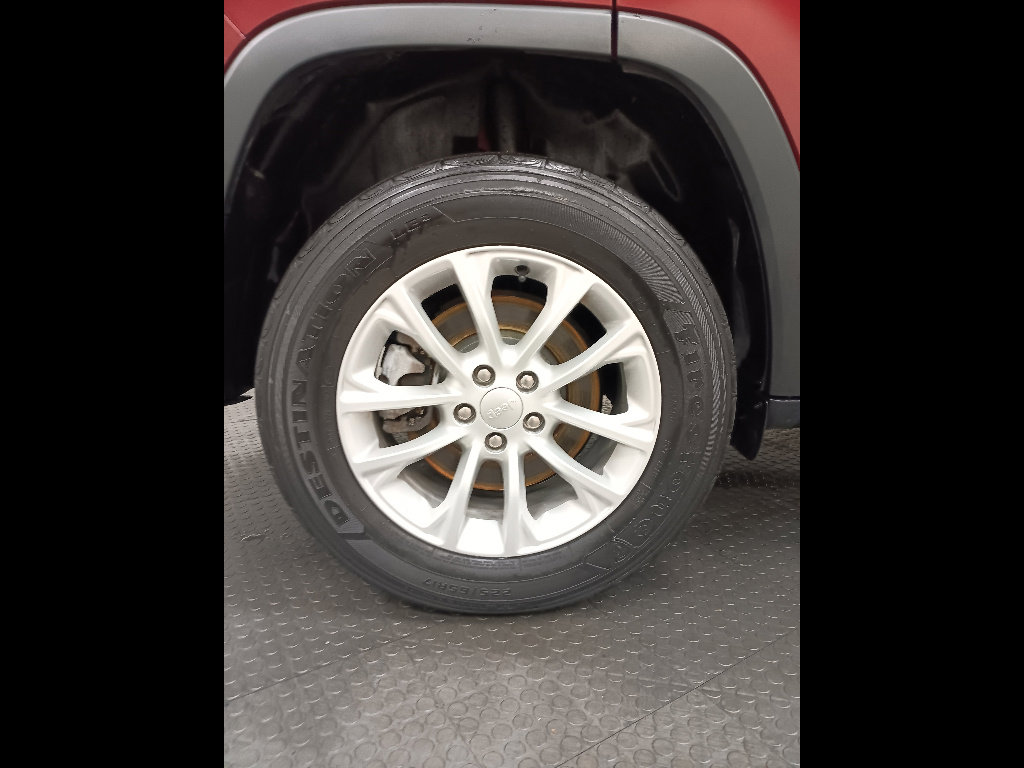 Used 2020 Jeep Cherokee Latitude w/ Cold Weather Group image 22