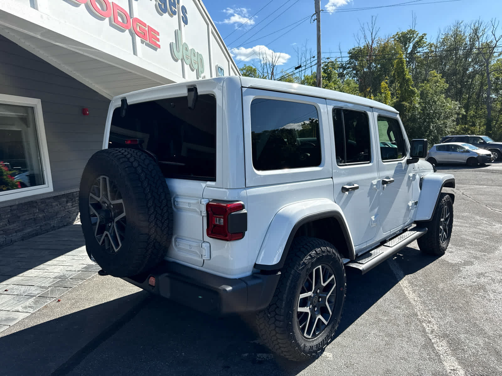 New 2027 Jeep Wrangler Unlimited Sahara AWD/4WD image 3