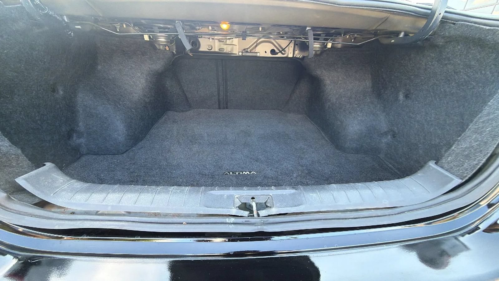 Used 2018 Nissan Altima 2.5 SR FWD image 52