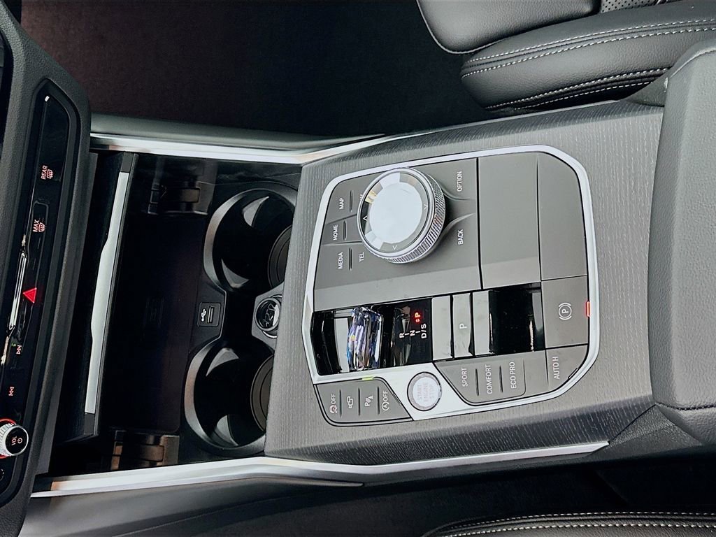 Used 2026 BMW 330i Sedan w/ Premium Package image 15