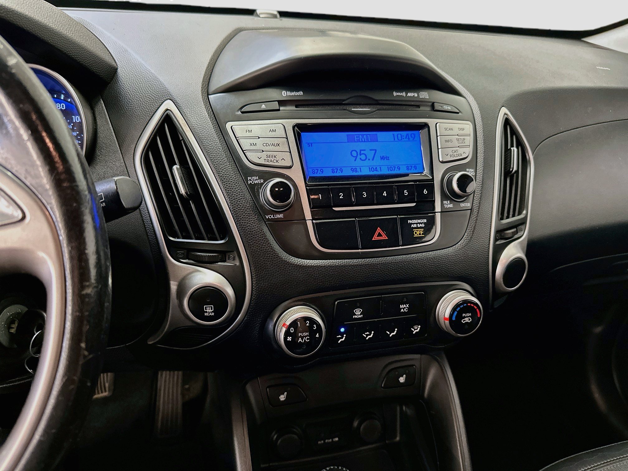 Used 2011 Hyundai Tucson GLS AWD/4WD image 24