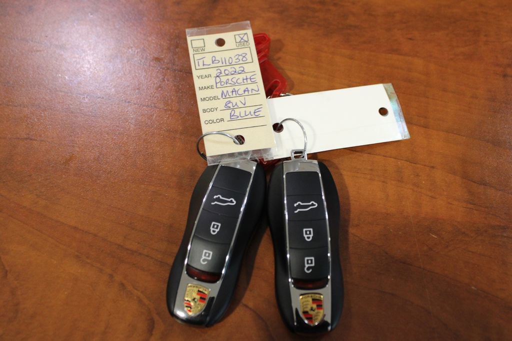 Used 2022 Porsche Macan image 43