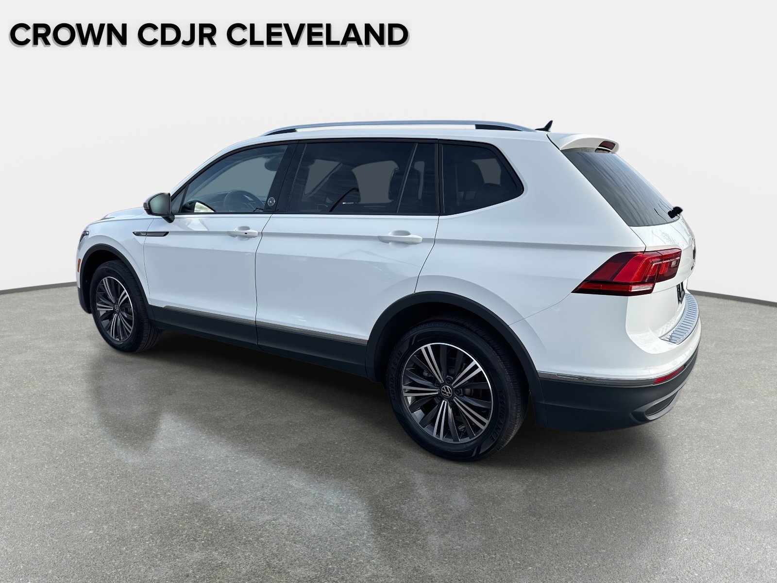 Used 2024 Volkswagen Tiguan Wolfsburg Edition image 6
