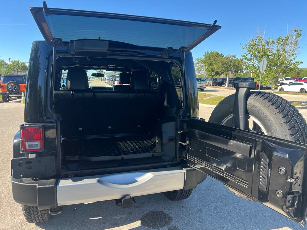 Used 2011 Jeep Wrangler Unlimited 70th Anniversary w/ Connectivity Group AWD/4WD image 28