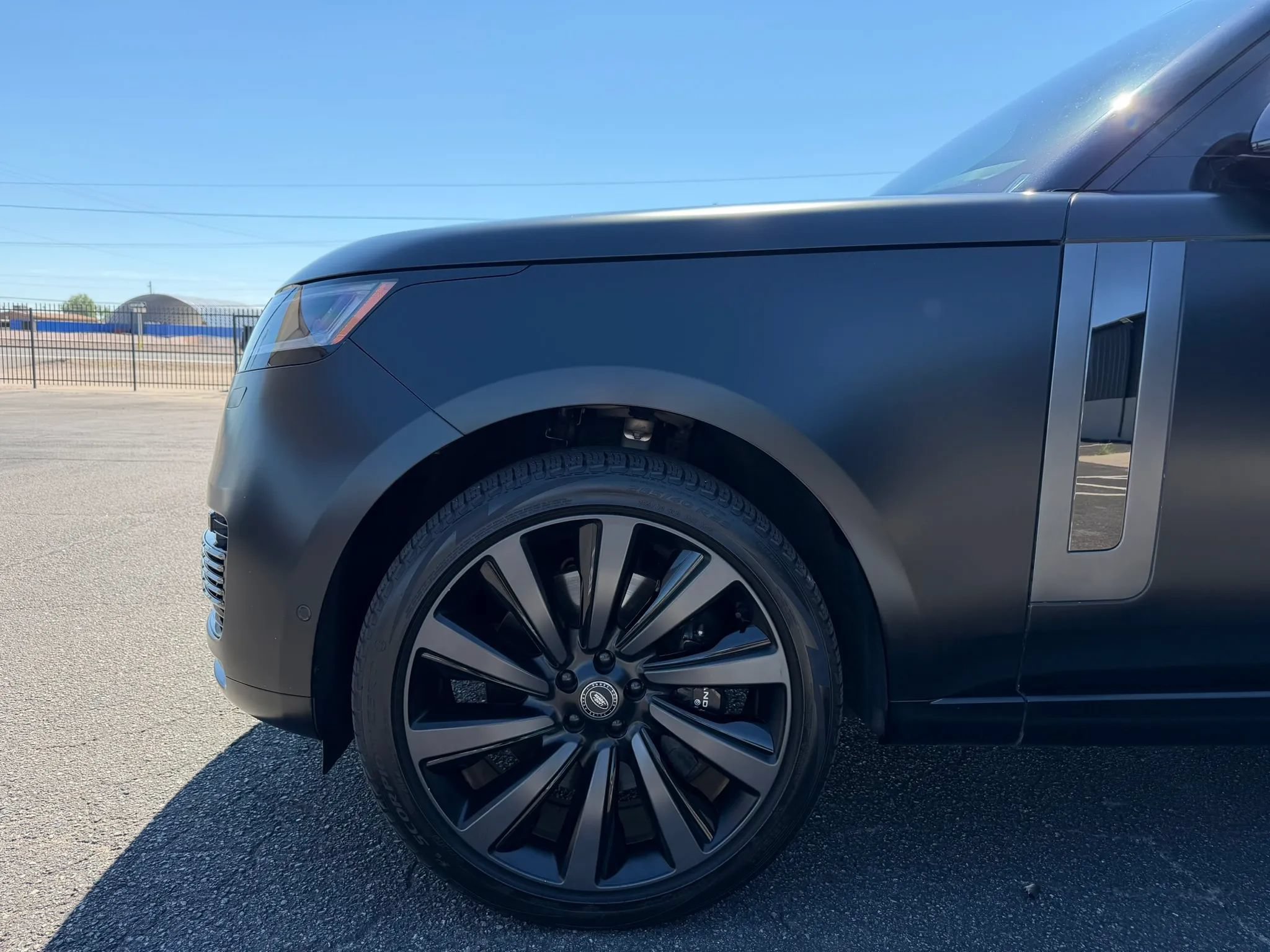 Used 2024 Land Rover Range Rover SV AWD/4WD image 18