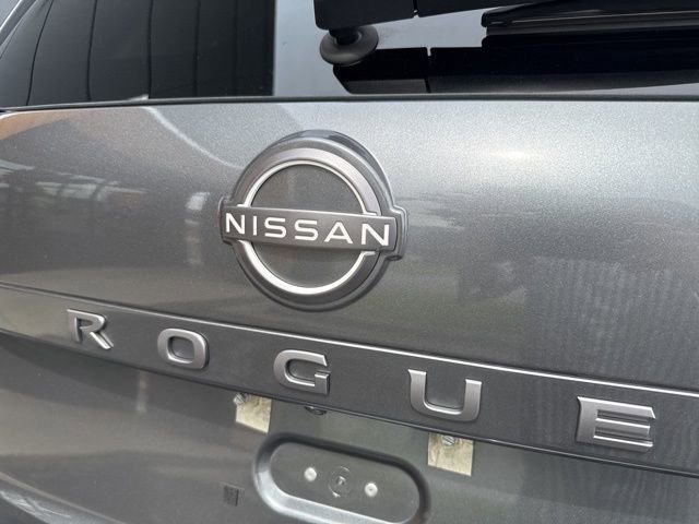 Used 2024 Nissan Rogue SV FWD image 28