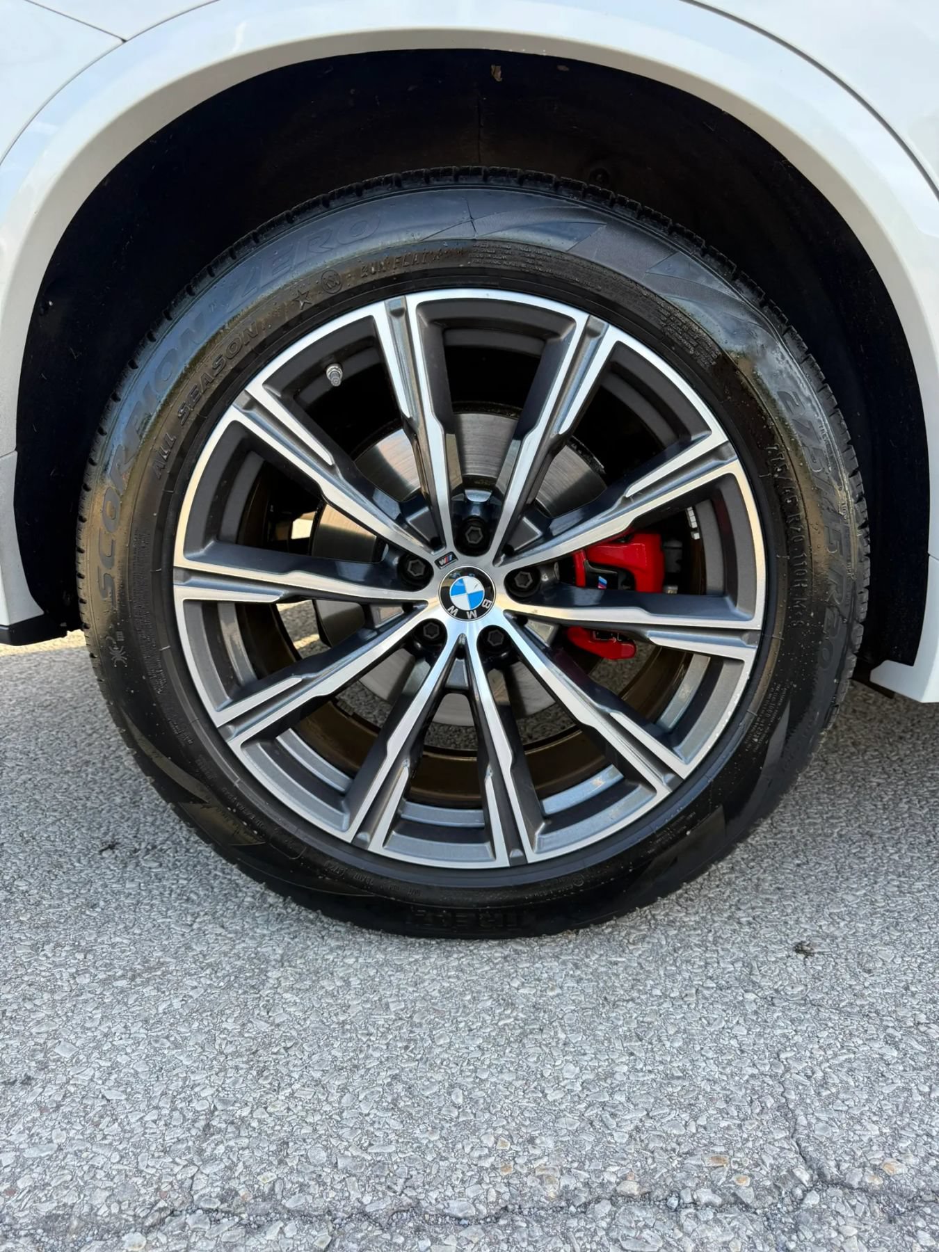 Used 2024 BMW X5 xDrive40i w/ M Sport Package AWD/4WD image 27