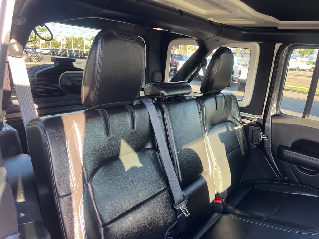 Used 2023 Jeep Wrangler Unlimited Rubicon 4xe w/ Cold Weather Group AWD/4WD image 34