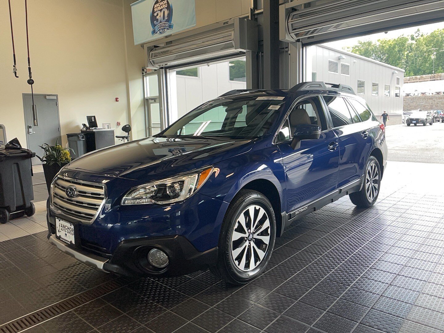 Used 2017 Subaru Outback 2.5i Limited AWD/4WD image 5