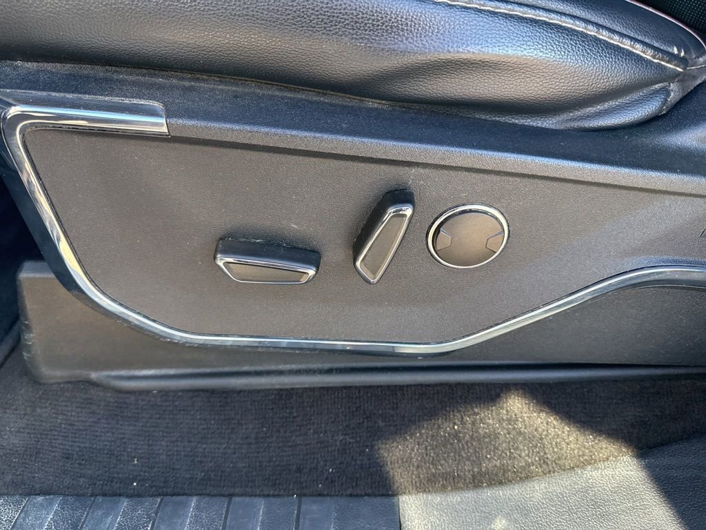 Used 2022 Ford F150 Lariat w/ Equipment Group 502A High image 8