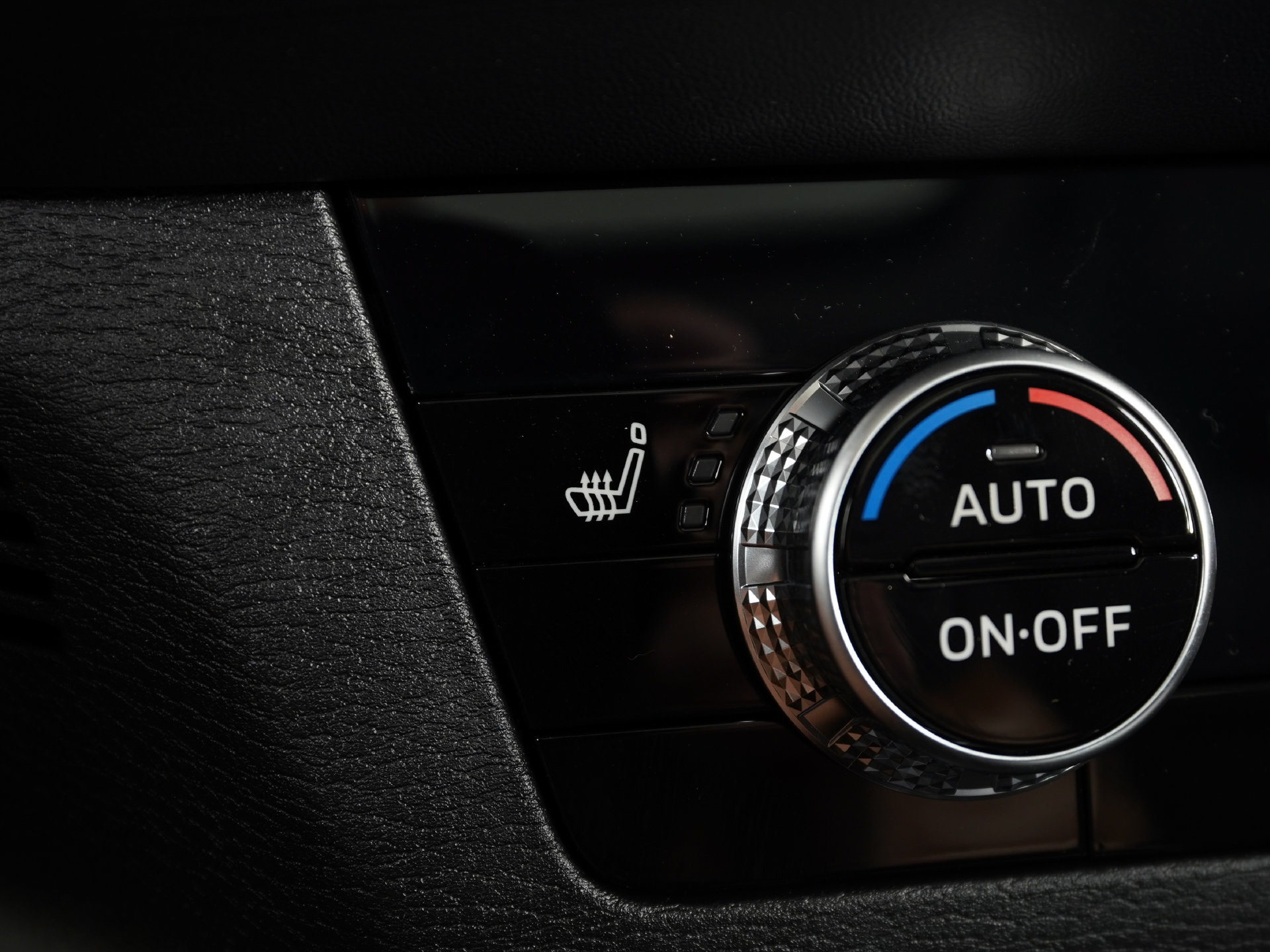 New 2026 Mitsubishi Outlander AWD image 15
