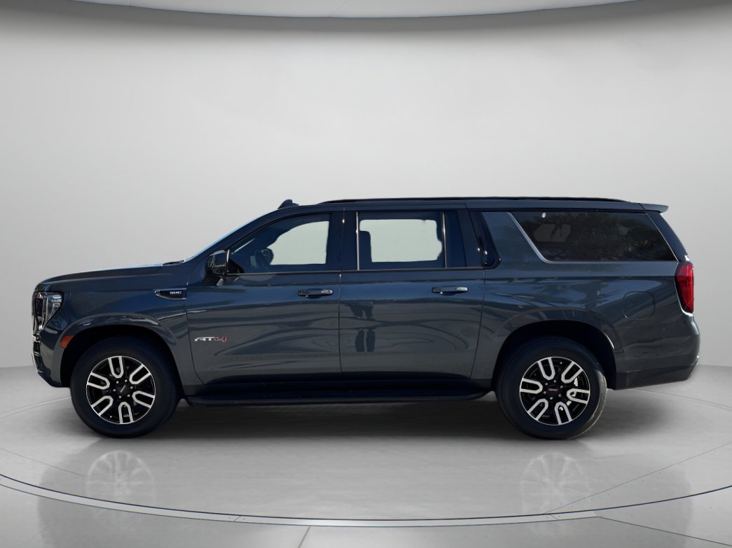 Used 2021 GMC Yukon XL AT4 w/ Technology Package image 5