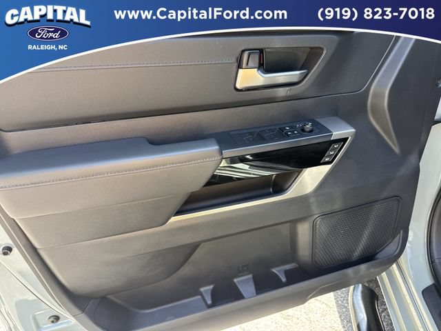 Used 2025 Toyota Tundra Limited AWD/4WD image 20