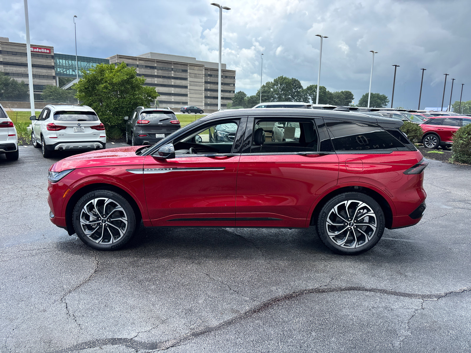New 2026 Lincoln Nautilus Reserve AWD/4WD image 4