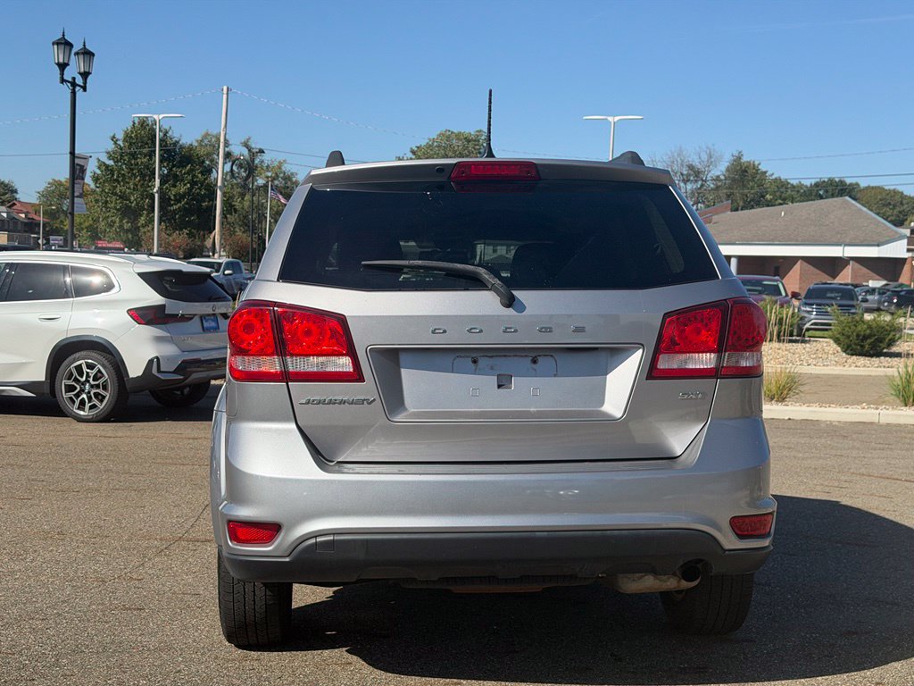 Used 2017 Dodge Journey SXT w/ Premium Group FWD image 4